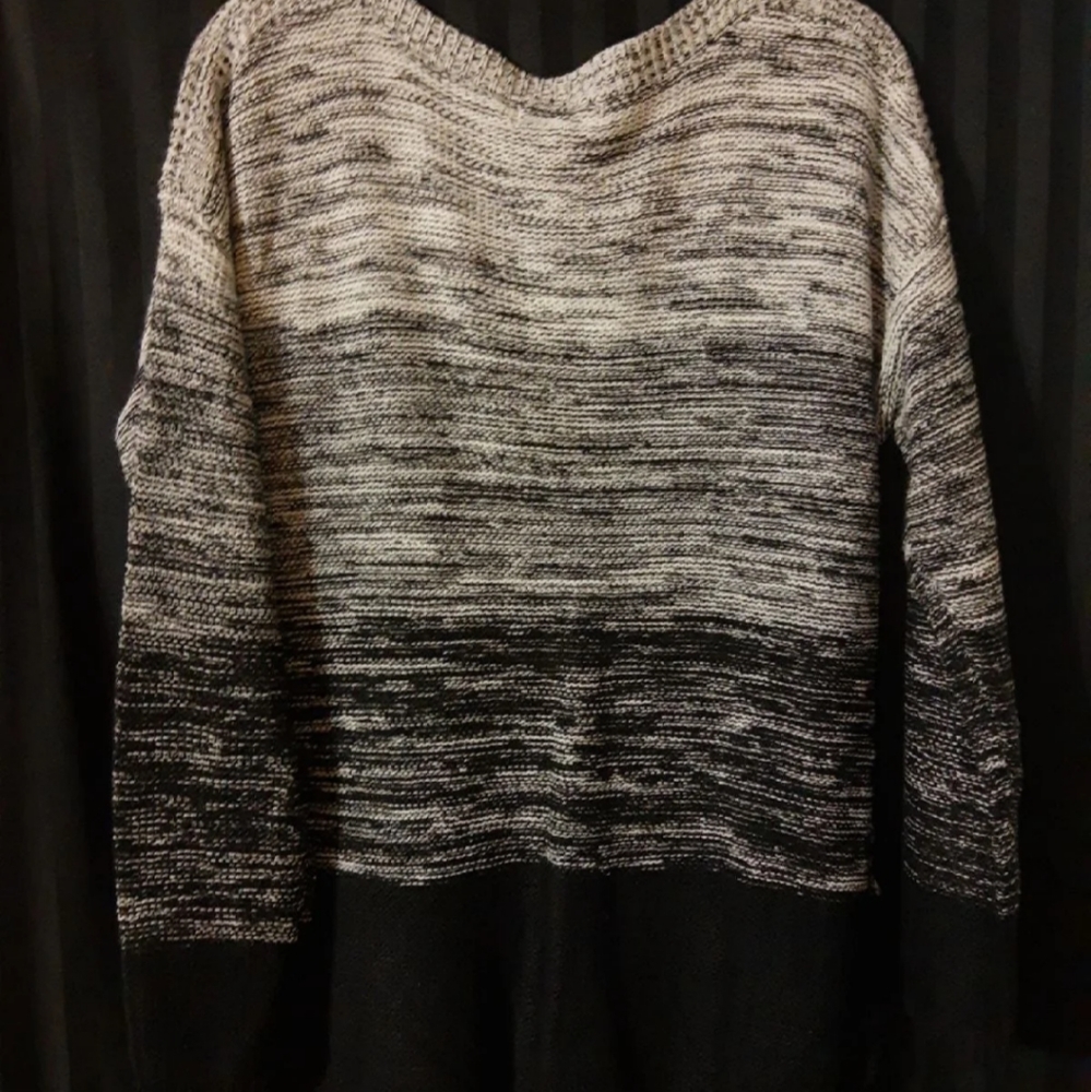 Women's sweater